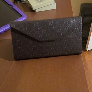 Gucci foldable sunglass case